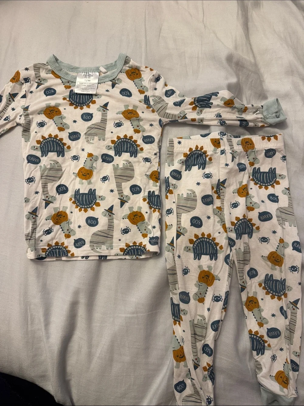 Halloween dinosaur theme two piece pajama set - 12 months - worn once